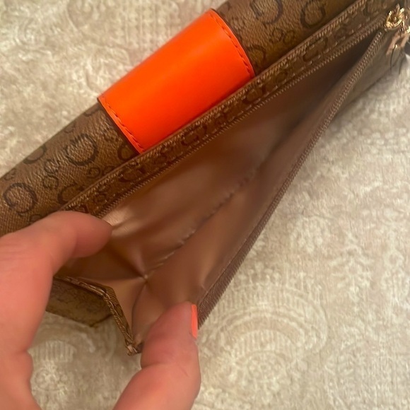 Brand New Guess Brown w/ Orange Detail & Gold Tone Accents Trifold Snap Wallet - Picture 10 of 16